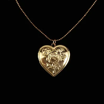 Photo Frame Memory Locket Pendant Necklace Romantic Love Heart Vintage Rose Flower Jewelry Accessories for Couple Gifts
Photo Frame Memory Locket Pendant Necklace Romantic Love Heart Vintage Rose Flower Jewelry Accessories for Couple Gifts