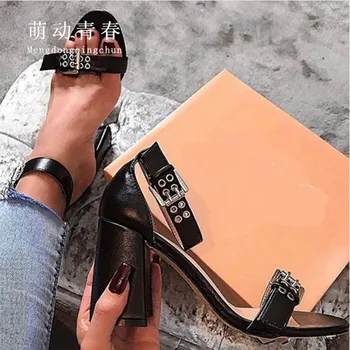 Plus Size 35-42 Open Toe High Heels Women's Sandals Pumps Fashion Rivet Ankle Strap Dress Sandals Mujer Chunky Heels Party Pumps
Plus Size 35-42 Open Toe High Heels Women's Sandals Pumps Fashion Rivet Ankle Strap Dress Sandals Mujer Chunky Heels Party Pumps