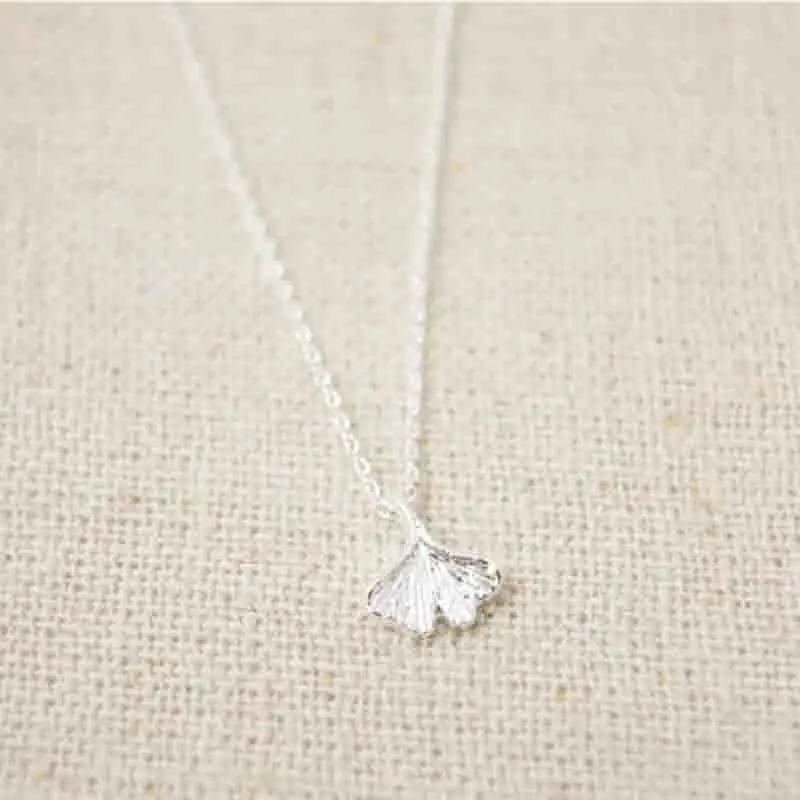 Wholesale 10pcs/lot Of Delicate Ginkgo Leaf Pendant Necklace Gold Silver Rose Gold Color Women Charm Chain Free Shipping
Wholesale 10pcs/lot Of Delicate Ginkgo Leaf Pendant Necklace Gold Silver Rose Gold Color Women Charm Chain Free Shipping