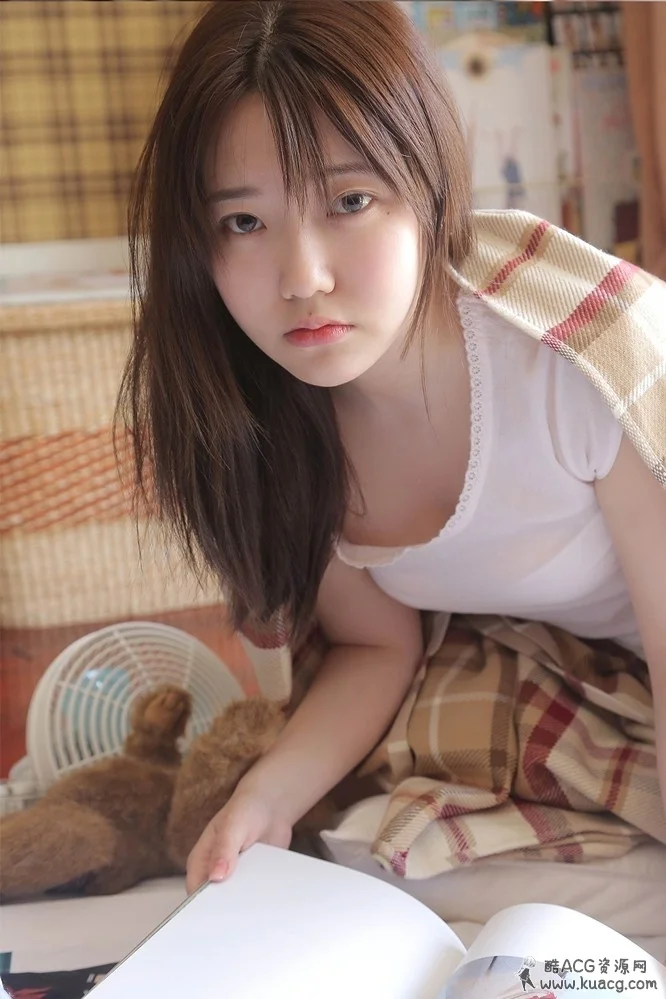 日本风情美女模特白色短袖情趣诱惑写真-27p