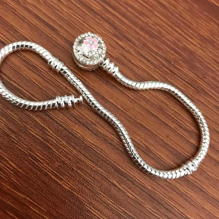 DIY jewelry accessories flower bracelet lock snake chain silver plated chain for charms bead
DIY jewelry accessories flower bracelet lock snake chain silver plated chain for charms bead
