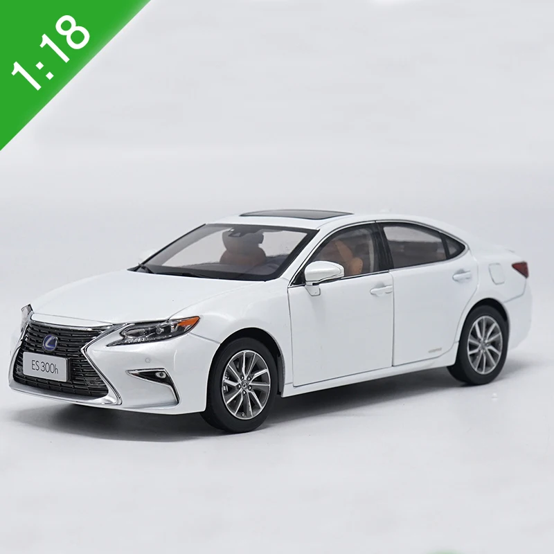 High simulation 1:18 LEXUS ES 300H advanced alloy car diecast metal model toy vehicle collection with box free shipping
High simulation 1:18 LEXUS ES 300H advanced alloy car diecast metal model toy vehicle collection with box free shipping