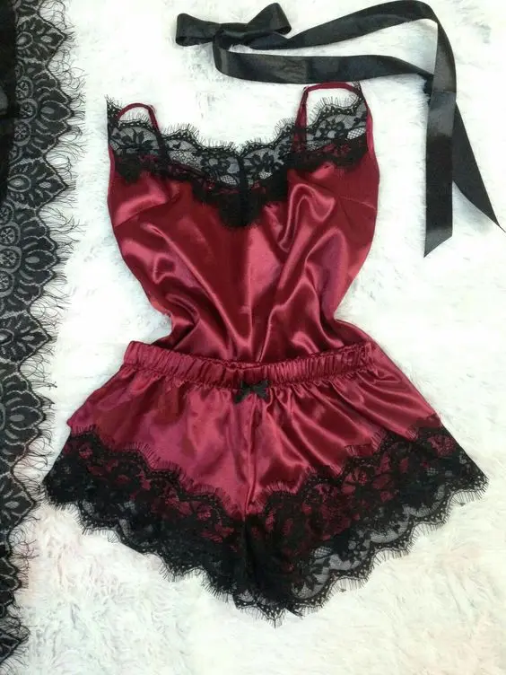 Women's Sleepwear Sexy Satin Pajama Set Black Lace V-Neck Pyjamas Sleeveless Cute Camisoles Top and Shorts Sexy Lingerie Pyjamas
Women's Sleepwear Sexy Satin Pajama Set Black Lace V-Neck Pyjamas Sleeveless Cute Camisoles Top and Shorts Sexy Lingerie Pyjamas