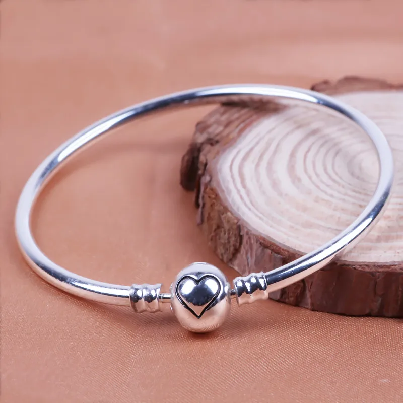 New Silver Color Silver Color Snake Chain Bracelets & Bangles Fit European Charm Beads For Women Gift Diy Jewelry Love Heart
New Silver Color Silver Color Snake Chain Bracelets & Bangles Fit European Charm Beads For Women Gift Diy Jewelry Love Heart