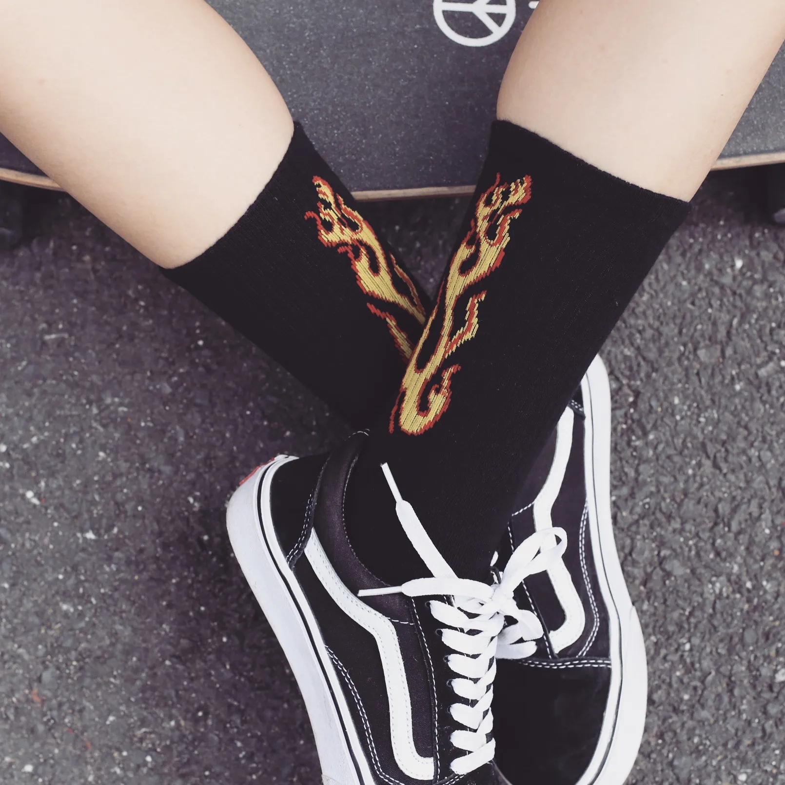 Men Fashion Hip Hop Hit Color On Fire Crew Socks Red Flame Blaze Power Torch Hot Warmth Street Skateboard Cotton Long Socks
Men Fashion Hip Hop Hit Color On Fire Crew Socks Red Flame Blaze Power Torch Hot Warmth Street Skateboard Cotton Long Socks