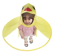 Capa de chuva bonito dos desenhos animados pato crianças capa de chuva ufo crianças guarda-chuva chapéu mágico mãos livres topos meninos e meninas poncho à prova vento do bebê(China)