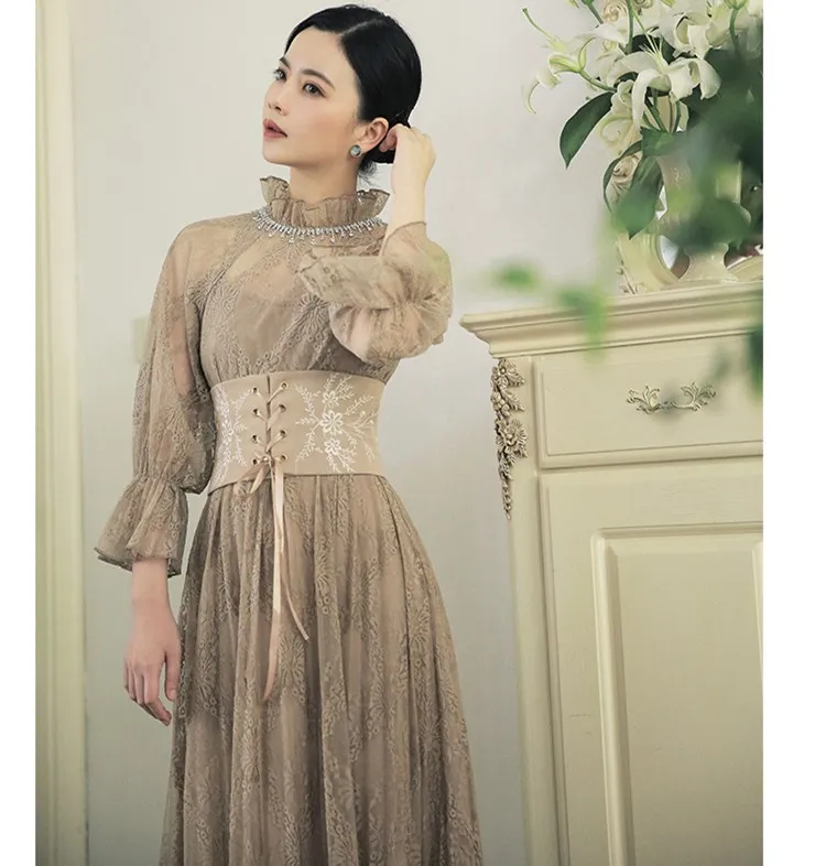 Spring Autumn Women Vintage Royal Lace Long Dress French Court Style Lantern Sleeve Embroidery Bandage Waist clothes vestiti
Spring Autumn Women Vintage Royal Lace Long Dress French Court Style Lantern Sleeve Embroidery Bandage Waist clothes vestiti