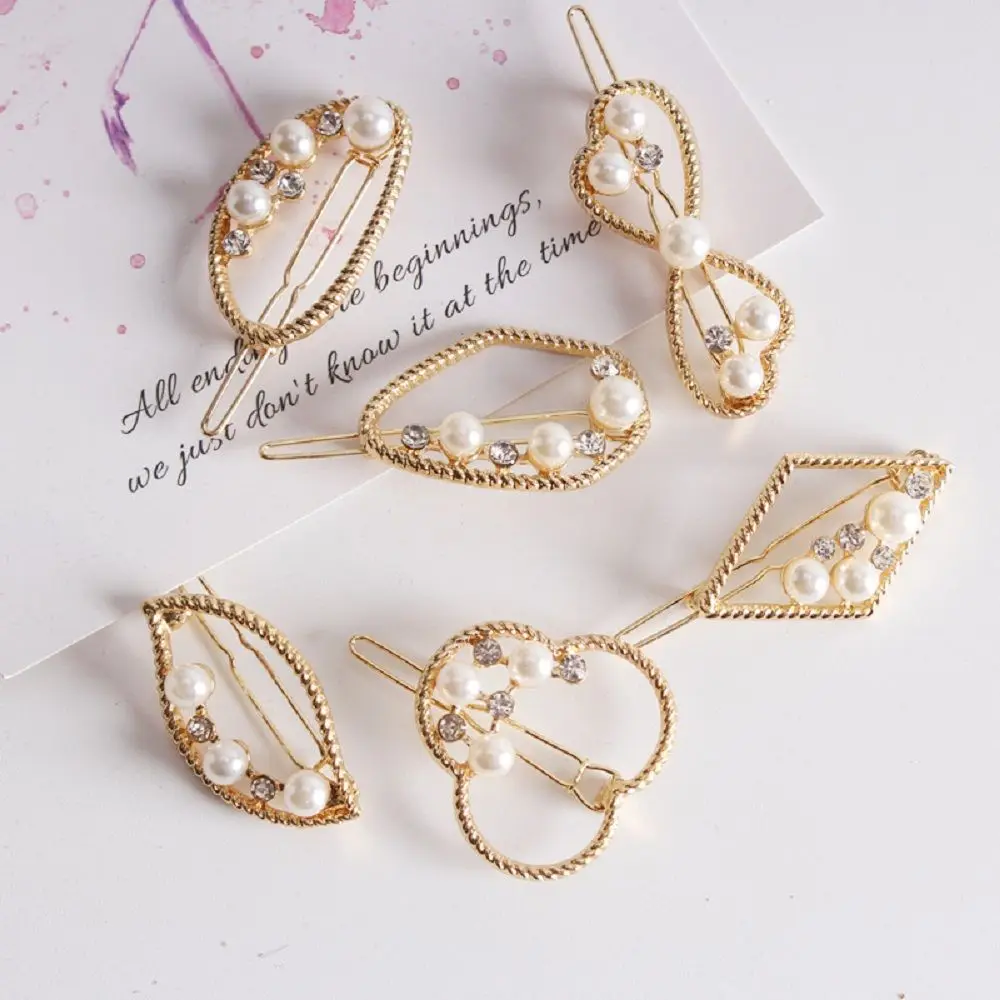 1Pc Pearl Metal Woman Hair Clip Hairband Comb Barrette Hairpin Headdress Accessories Beauty Styling Tools New Arrival
1Pc Pearl Metal Woman Hair Clip Hairband Comb Barrette Hairpin Headdress Accessories Beauty Styling Tools New Arrival