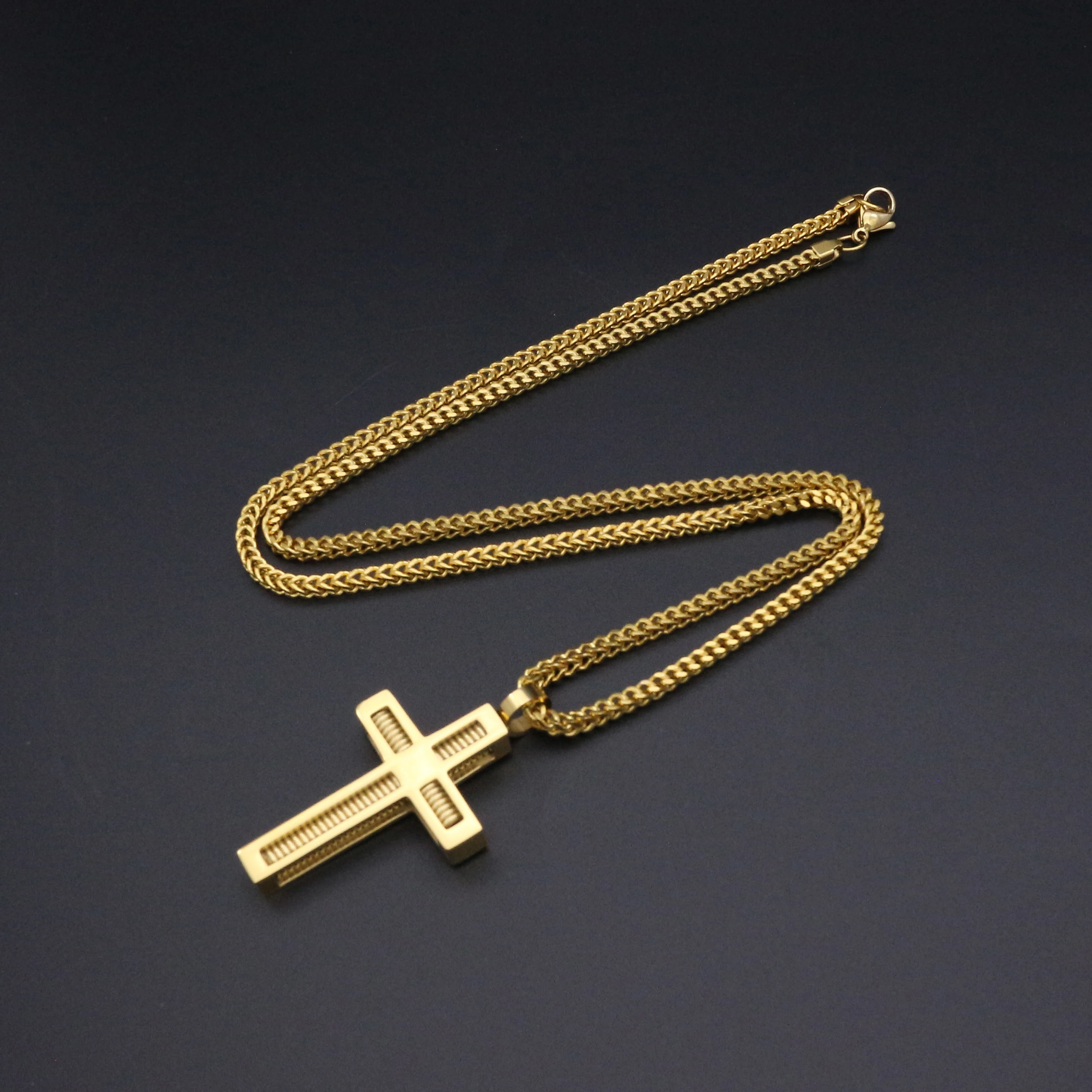 New Arrival Womens Cross Necklace 60CM Chain Stainless Steel Pendant Screw Cross Gold Color Mens Necklace For Women Best Gift
New Arrival Womens Cross Necklace 60CM Chain Stainless Steel Pendant Screw Cross Gold Color Mens Necklace For Women Best Gift