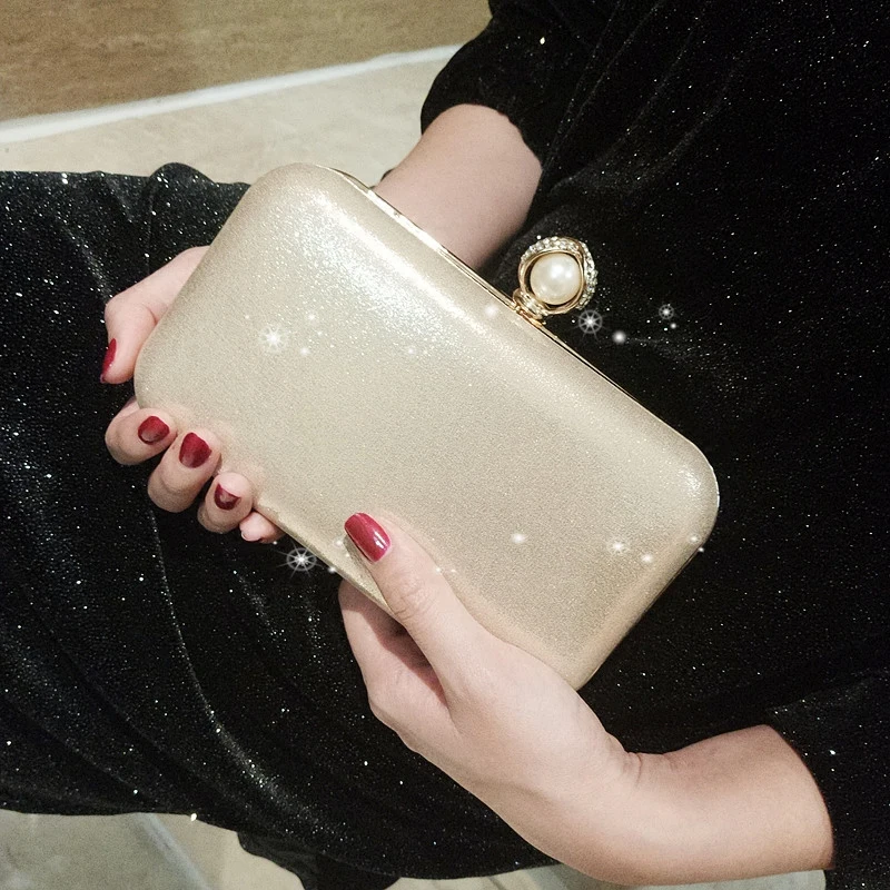 New Simple Style Designer Women Handbags 2018 PU Leather glitter Bags gold/silver Bolsas Fashion Clutch Bags For Female
New Simple Style Designer Women Handbags 2018 PU Leather glitter Bags gold/silver Bolsas Fashion Clutch Bags For Female