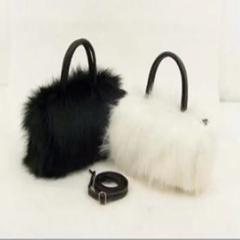 Bags for Women 2018 Winter Handbag Lady Faux Rabbit Fur Handbag Messenger Bag Cross Body Tote Luxury Handbag Women bags designer
Bags for Women 2018 Winter Handbag Lady Faux Rabbit Fur Handbag Messenger Bag Cross Body Tote Luxury Handbag Women bags designer