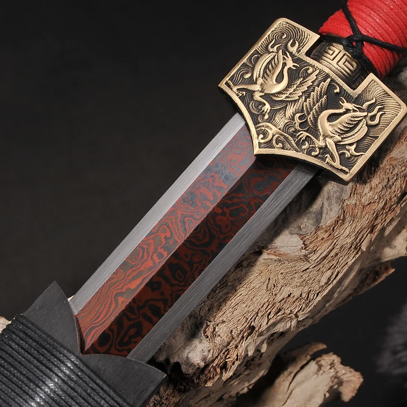 Collection sword Chinese Han Dynasty Sword Fully Hand-made Red Damascus Folded Steel Blade Oil Quenched & Hand polished
Collection sword Chinese Han Dynasty Sword Fully Hand-made Red Damascus Folded Steel Blade Oil Quenched & Hand polished