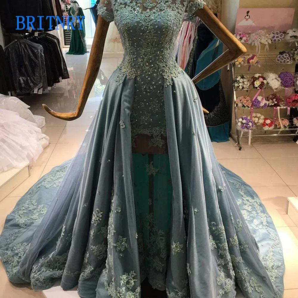 Gorgeous Color Wedding Dress 2018 Scoop Neck Lace Long Train Bride Dress A Line Beaded Vestidos De Novia Vintage Wedding Dre
Gorgeous Color Wedding Dress 2018 Scoop Neck Lace Long Train Bride Dress A Line Beaded Vestidos De Novia Vintage Wedding Dre