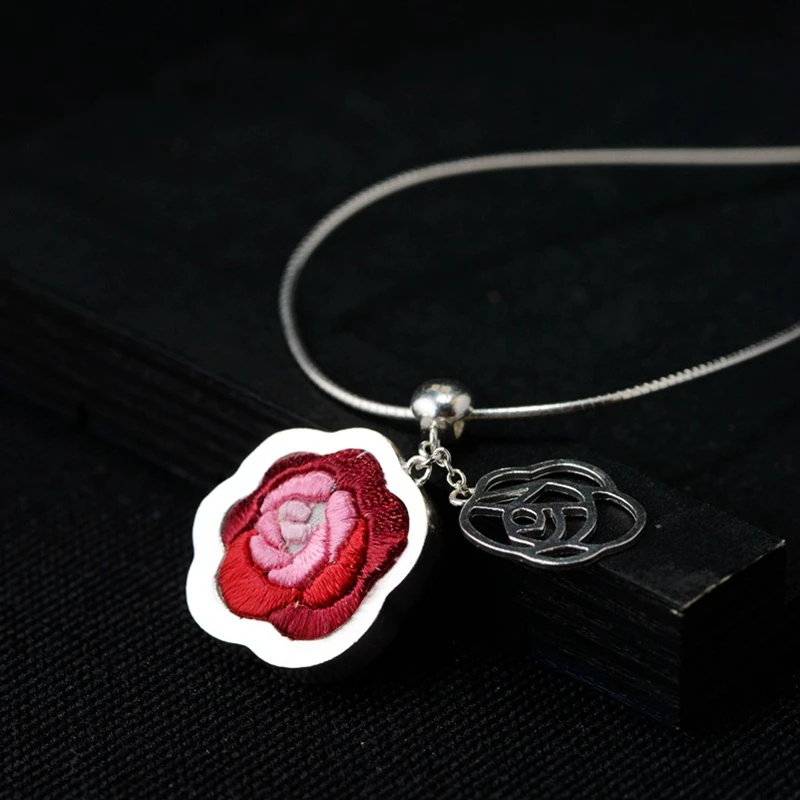 990 sterling silver embroidery pendant red handmade embroidery elegant rose flowers pendant for women embroidery jewelry charms
990 sterling silver embroidery pendant red handmade embroidery elegant rose flowers pendant for women embroidery jewelry charms