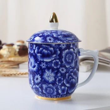 330ML Chinese Style Blue and White Porcelain Mug with Lid Kit Household Drinkware Office Master Tea Fruit Juice Cup Sent Friends
330ML Chinese Style Blue and White Porcelain Mug with Lid Kit Household Drinkware Office Master Tea Fruit Juice Cup Sent Friends