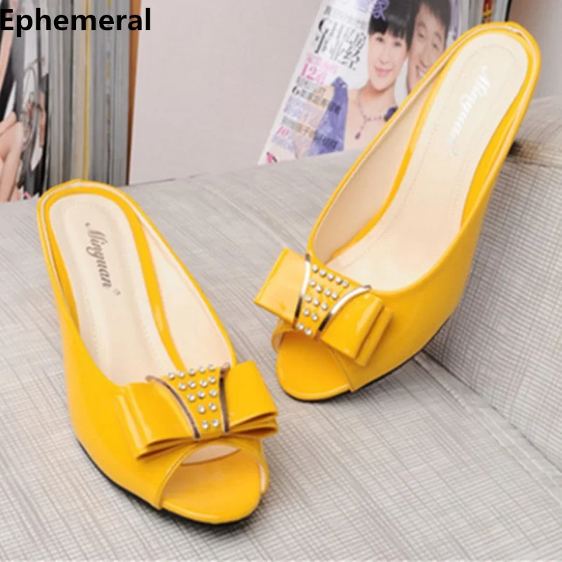 Women Peep Toe Slides High Heels Spike Bow Rhinestone Meed Heel Slippers Soft Patent Leather Summer Shoes Black White Plus Size
Women Peep Toe Slides High Heels Spike Bow Rhinestone Meed Heel Slippers Soft Patent Leather Summer Shoes Black White Plus Size