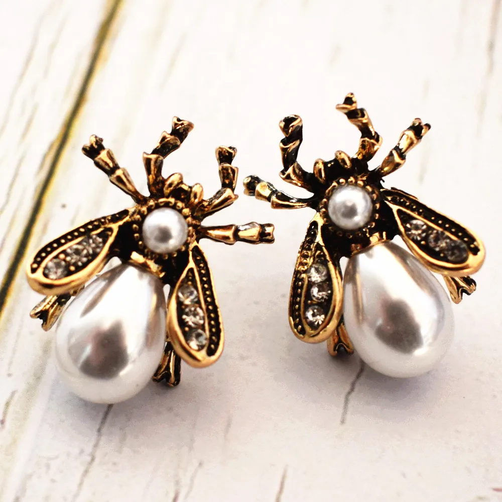 Vintage Alloy Pearls Bee Spider Insect Stud Earrings For Women Jewelry Fashion Girls Ear's Collection Earrings
Vintage Alloy Pearls Bee Spider Insect Stud Earrings For Women Jewelry Fashion Girls Ear's Collection Earrings
