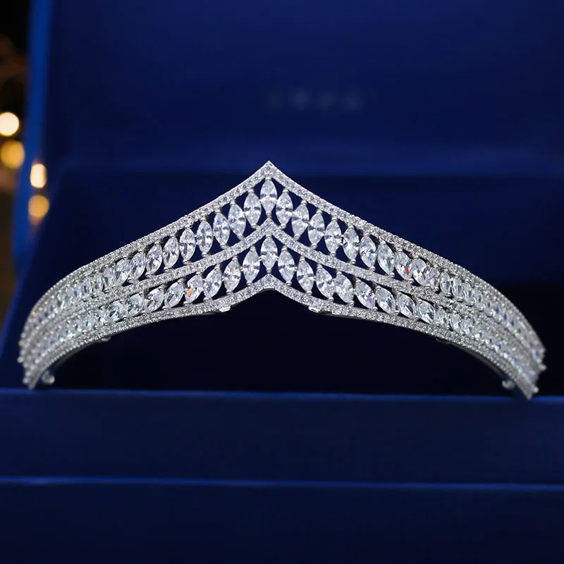 SLBRIDAL Vintage Prong Setting Clear Cubic Zircon Wedding Tiara CZ Bridal Queen Princess Pageant Royal Party Crown Women Jewelry
SLBRIDAL Vintage Prong Setting Clear Cubic Zircon Wedding Tiara CZ Bridal Queen Princess Pageant Royal Party Crown Women Jewelry