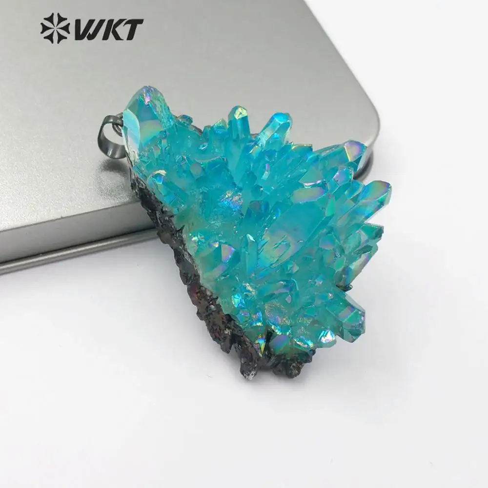 WT-P1446 Aqua Aura Quartz Pendant Raw Blue Color Quartz With Gun Black Plated Pendant Spiritual Jewelry Necklace Pendant
WT-P1446 Aqua Aura Quartz Pendant Raw Blue Color Quartz With Gun Black Plated Pendant Spiritual Jewelry Necklace Pendant