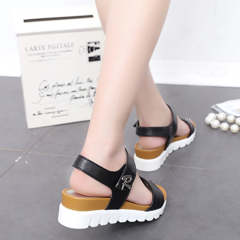 Summer 2019 new versatile flat-bottom sports sandals casual Thick-soled women's shoes students buckle fashion comfortable
Summer 2019 new versatile flat-bottom sports sandals casual Thick-soled women's shoes students buckle fashion comfortable