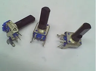 1pcs RK09 potentiometer double B10K 17 axle
1pcs RK09 potentiometer double B10K 17 axle