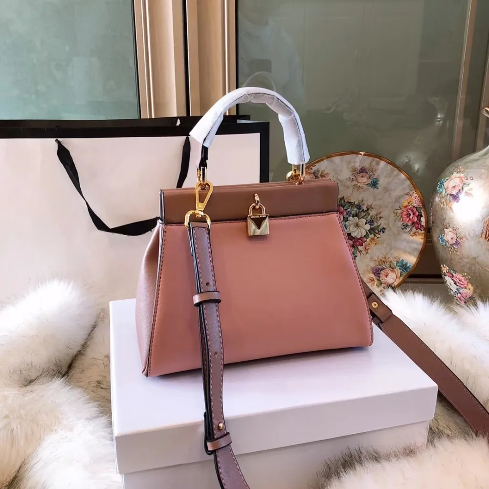 Brand Logo Women Handbags High Quality leather Casual Tote Bag Luxury Shoulder Messenger Bags Design Women Bag 2018 Sac a Main
Brand Logo Women Handbags High Quality leather Casual Tote Bag Luxury Shoulder Messenger Bags Design Women Bag 2018 Sac a Main