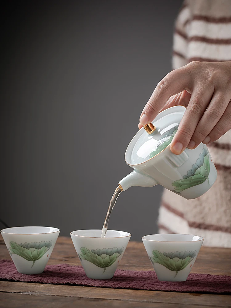 Travel Kung Fu Tea Set Set Ceramic One Pot Three Cup Carrying Case Household Teapot
Travel Kung Fu Tea Set Set Ceramic One Pot Three Cup Carrying Case Household Teapot