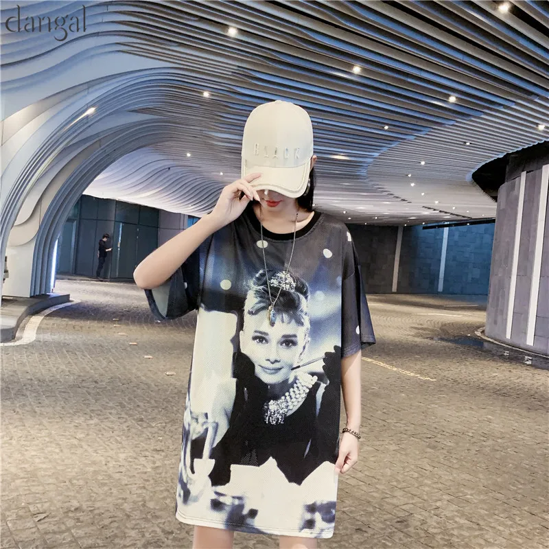 Dangal Vintage Audrey Hepburn Women Half Sleeve T-Shirt Summer O-Neck Ice Fabric Tops Loose Long Breathable T-Shirts for Girls
Dangal Vintage Audrey Hepburn Women Half Sleeve T-Shirt Summer O-Neck Ice Fabric Tops Loose Long Breathable T-Shirts for Girls