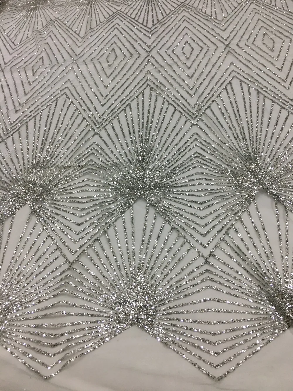 SUSIA18195 Modern design french net lace fabric nice glued glitter african tulle lace for party dress
SUSIA18195 Modern design french net lace fabric nice glued glitter african tulle lace for party dress