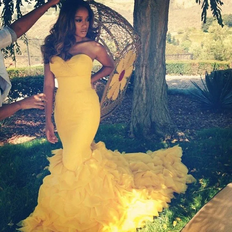 Elegant Yellow Mermaid Long Prom Dresses 2017 Sweetheart Ruffles Court Train Prom Party Gown Dresses Custom Made New Arrival
Elegant Yellow Mermaid Long Prom Dresses 2017 Sweetheart Ruffles Court Train Prom Party Gown Dresses Custom Made New Arrival