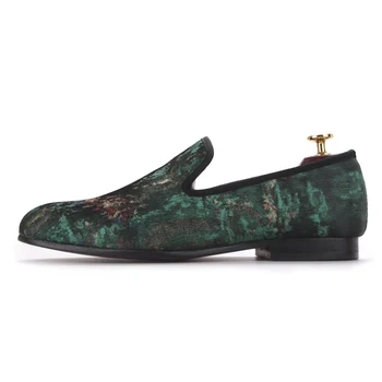 New oil painting style mixed color European and American retro trend of large low-cost men's shoes
New oil painting style mixed color European and American retro trend of large low-cost men's shoes