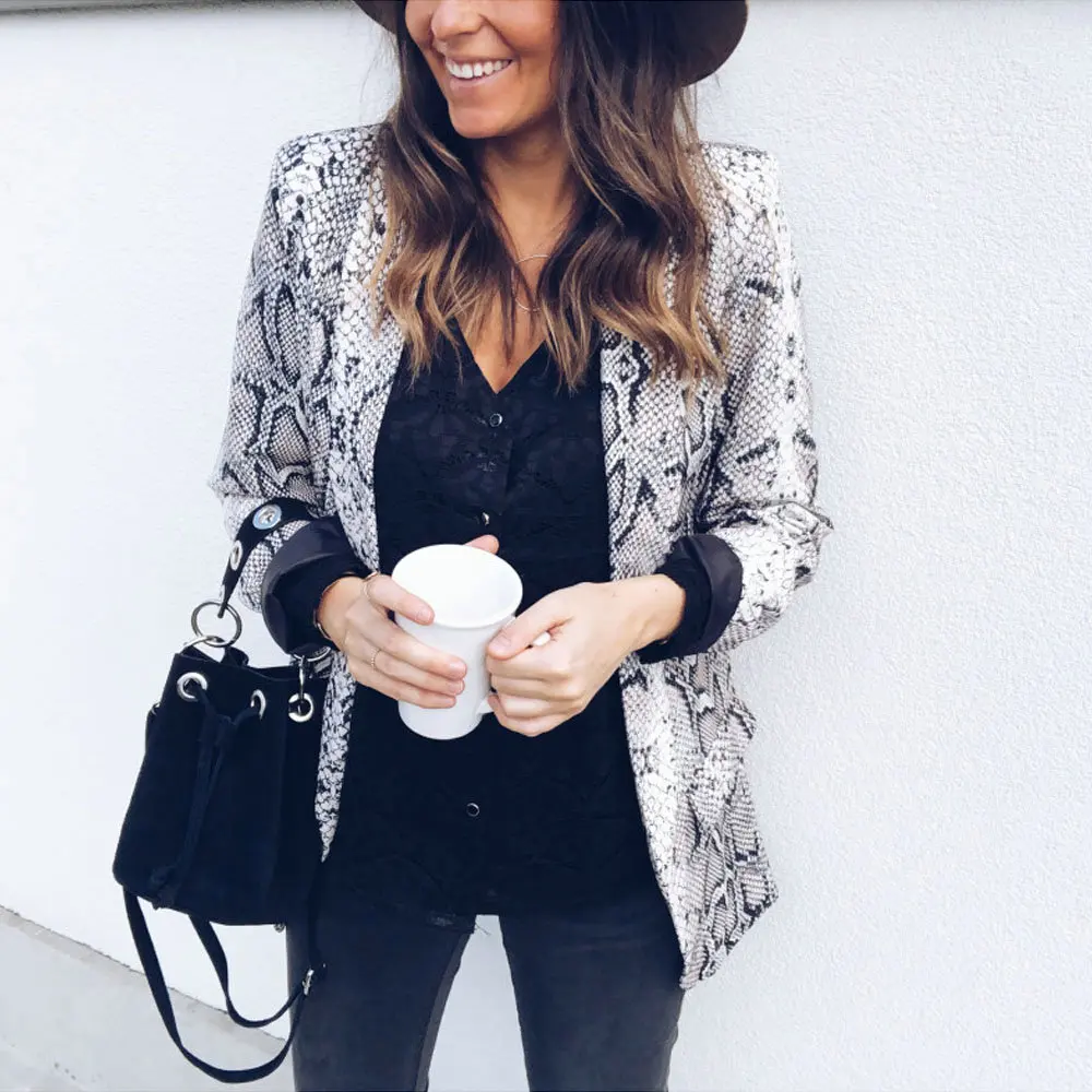 2018 Autumn Women Snake Print Jacket Office Lady Leisure Outerwear Long Sleeve Cairdigan Coat Fall High Fashion Streetwear femme
2018 Autumn Women Snake Print Jacket Office Lady Leisure Outerwear Long Sleeve Cairdigan Coat Fall High Fashion Streetwear femme