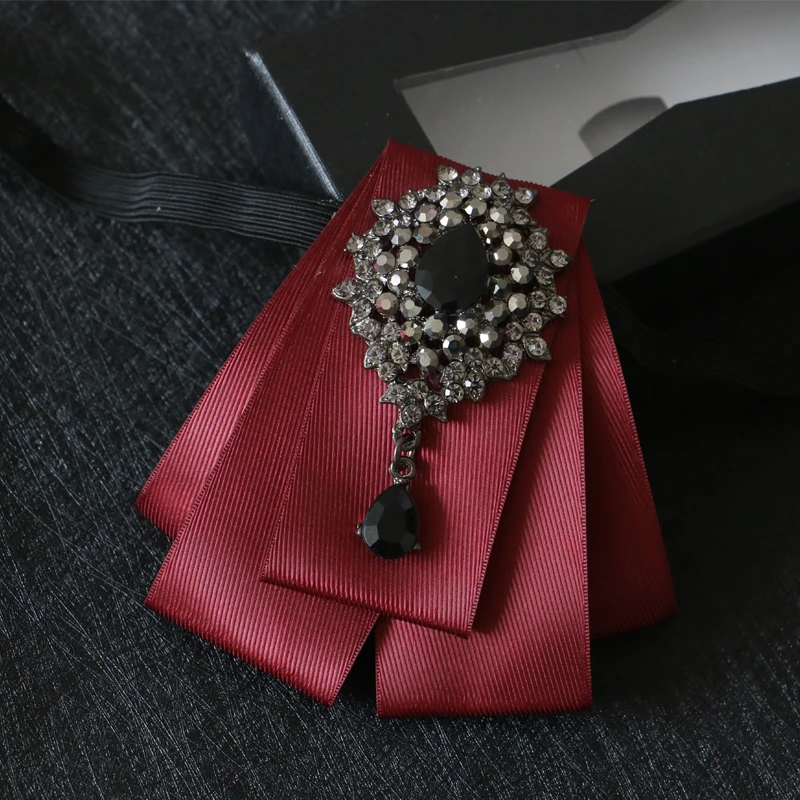 British Men Butterfly Black Alloy Crystal Rhinestone Bow Tie Cravat Chic Women Wedding Party Bowtie AccessorIes Ribbon Necktie
British Men Butterfly Black Alloy Crystal Rhinestone Bow Tie Cravat Chic Women Wedding Party Bowtie AccessorIes Ribbon Necktie
