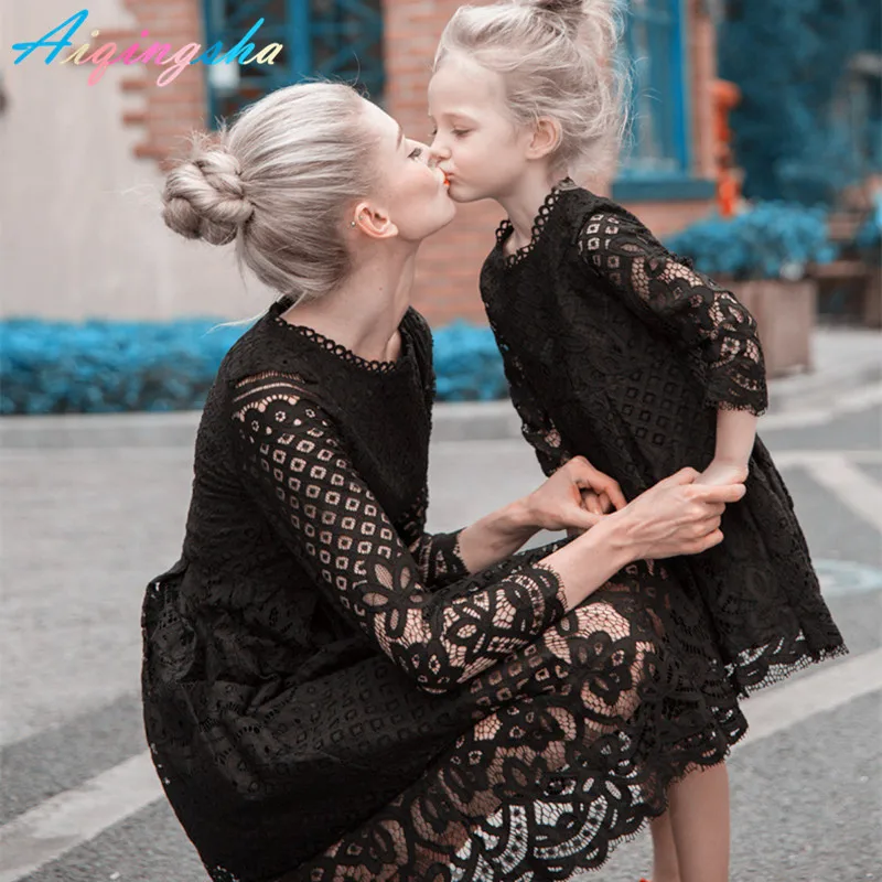 Mother Daughter Dresses Lace Princess Flower Bodycon Mommy and Me Dresses Brand Mom Girls Wedding Dress Birthday Party Clothes
Mother Daughter Dresses Lace Princess Flower Bodycon Mommy and Me Dresses Brand Mom Girls Wedding Dress Birthday Party Clothes