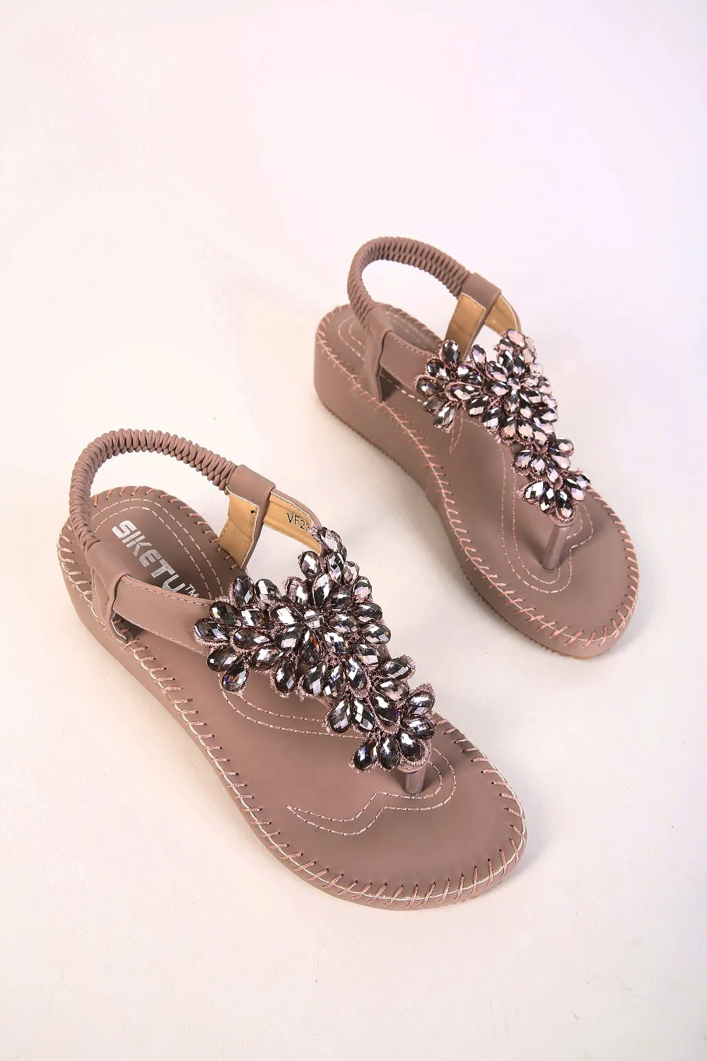SIKETU Brand 2017 New Korean Rhinestone Sandals Women Heels Flip Flops Shoes Woman 35-40 SIKETU Brand 2017 New Korean Rhinestone Sandals Women Heels Flip Flops Shoes Woman 35-40