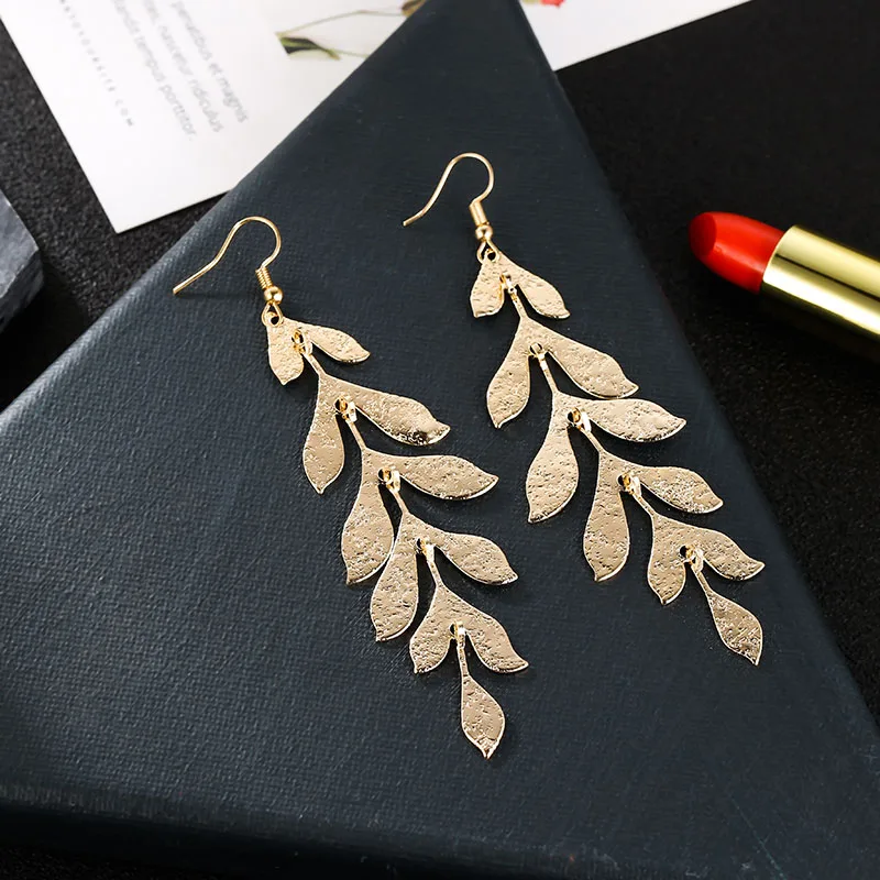 2019 fashion gold silver metal statement long leaf dangle drop earrings for women trendy party jewelry gift
2019 fashion gold silver metal statement long leaf dangle drop earrings for women trendy party jewelry gift