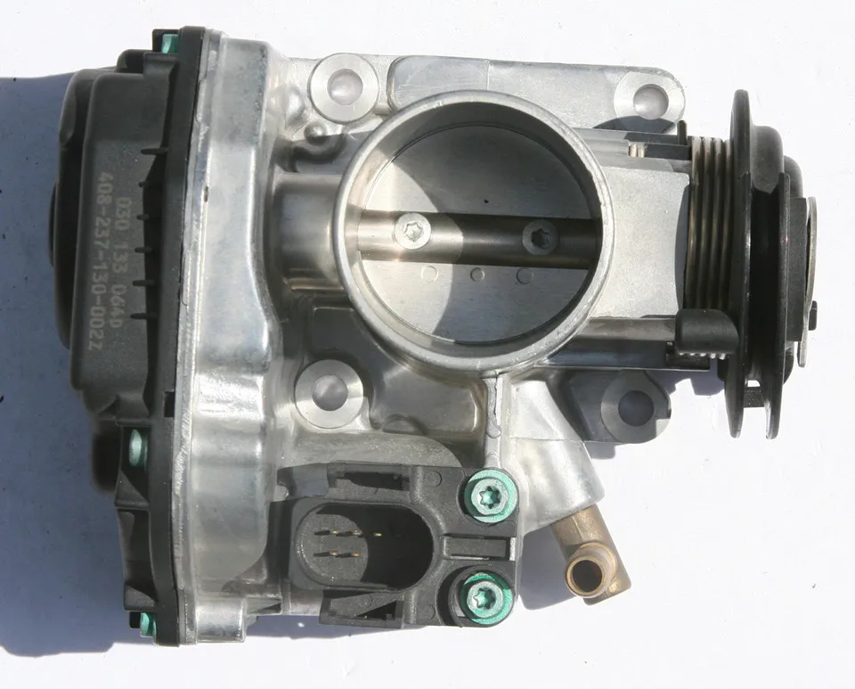 Throttle Body Assembly with Motor and TPS For Volkswagen Arosa Cordoba Ibiza Golf lll 1.0 1.4 OE 030133064D/G/Q 408-237-130-002Z
Throttle Body Assembly with Motor and TPS For Volkswagen Arosa Cordoba Ibiza Golf lll 1.0 1.4 OE 030133064D/G/Q 408-237-130-002Z