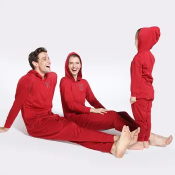 PatPat Spring and Autumn New Christmas Solid Color Hooded Family Pack Cheerful Deer Print Cotton Family Red Integrated Pajamas
PatPat Spring and Autumn New Christmas Solid Color Hooded Family Pack Cheerful Deer Print Cotton Family Red Integrated Pajamas