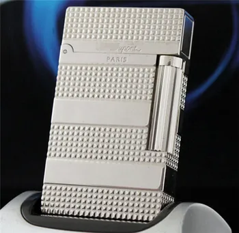 S.T Memorial D upont lighter Bright Sound! New With the Box and Adapter Serial number T919
S.T Memorial D upont lighter Bright Sound! New With the Box and Adapter Serial number T919