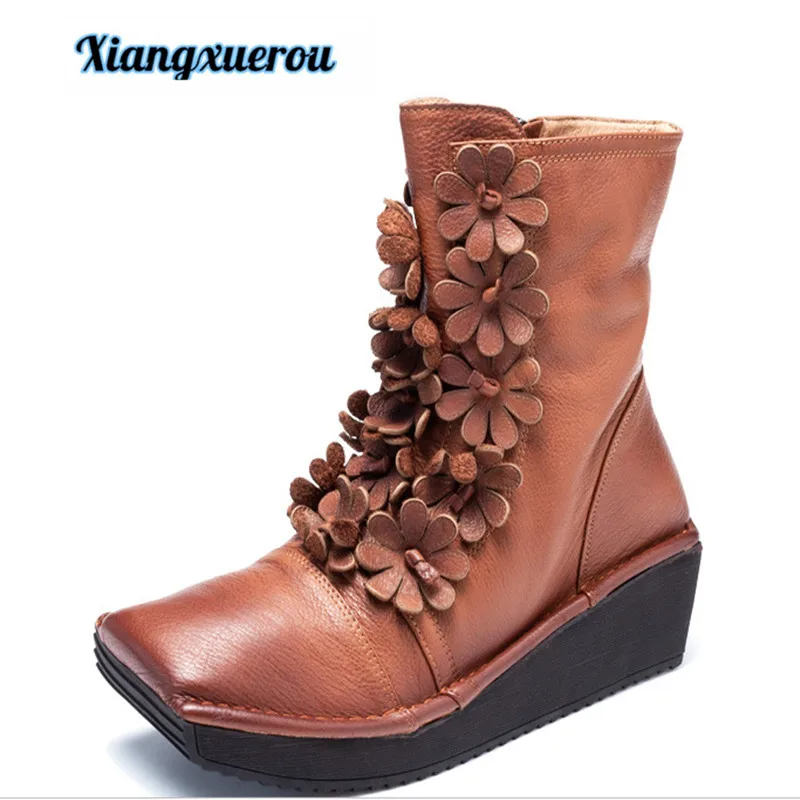 Xiangxuerou Winter 2018 new casual leather female boots flower wedge waterproof platform top layer cow leather boots
Xiangxuerou Winter 2018 new casual leather female boots flower wedge waterproof platform top layer cow leather boots
