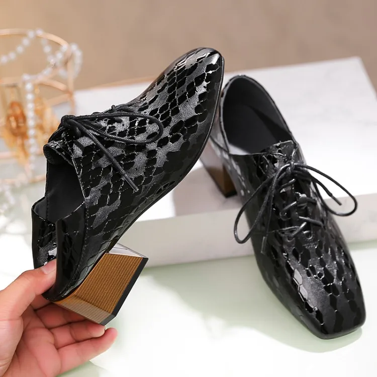 GPOKHDS 2020 women Pumps cow leather autumn spring Rome style lace up wine red color square toe high heels shoes size 42
GPOKHDS 2020 women Pumps cow leather autumn spring Rome style lace up wine red color square toe high heels shoes size 42