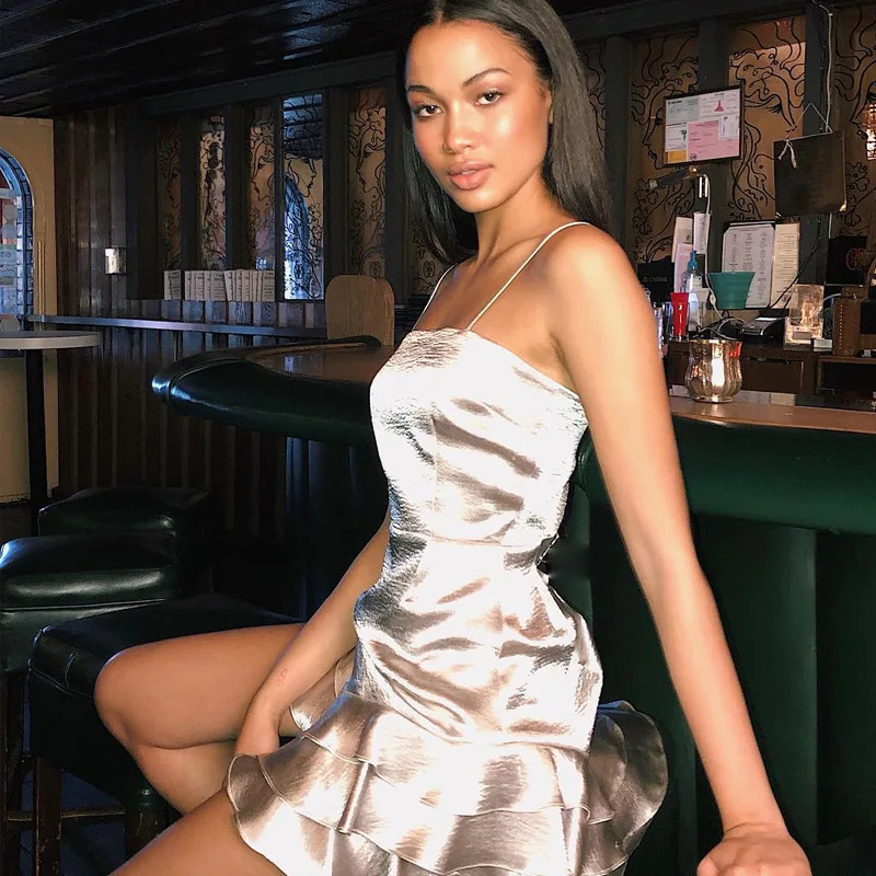 EISHOW 2019 Sexy Fluorescence Ruffles Night Party Dress Women Summer Style Backless High Waist Silver Reflective Mini Dresses
EISHOW 2019 Sexy Fluorescence Ruffles Night Party Dress Women Summer Style Backless High Waist Silver Reflective Mini Dresses
