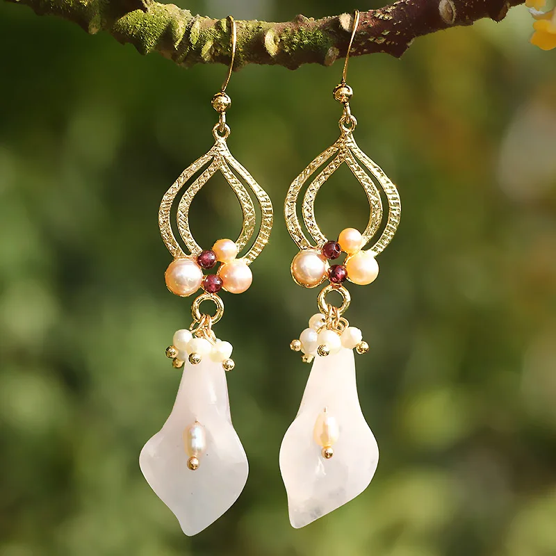 FARLENA JEWELRY Unique Design Natural Pink Crystal Calla lily Drop Earrings Elegant Freshwater Pearls Earrings for Women
FARLENA JEWELRY Unique Design Natural Pink Crystal Calla lily Drop Earrings Elegant Freshwater Pearls Earrings for Women