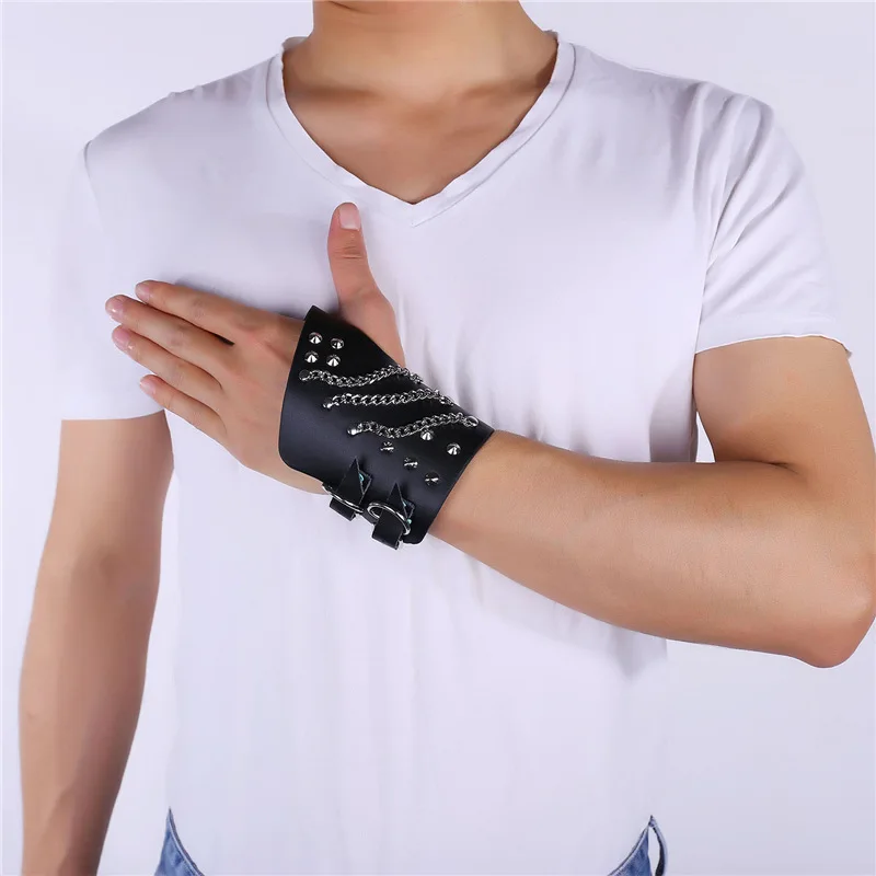 Leather Wrap Bracelet For men Punk rivet Chain Bracelet 20cm 12cm Black Buckle Bangles Vintage rock hiphop Style H2059G
Leather Wrap Bracelet For men Punk rivet Chain Bracelet 20cm 12cm Black Buckle Bangles Vintage rock hiphop Style H2059G
