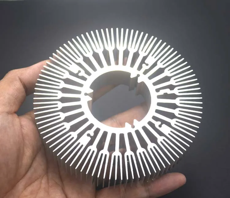 15W Radiator diameter 115mm,high 20mm high power LED light sunflower circular lamp tube light fittings heatsink
15W Radiator diameter 115mm,high 20mm high power LED light sunflower circular lamp tube light fittings heatsink