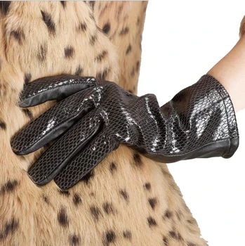 The Fashionable Women Serpentine Short Sheepskin Black TouchScreen Genuine Leather Gloves For Girls Ladies Wrist Mittens
The Fashionable Women Serpentine Short Sheepskin Black TouchScreen Genuine Leather Gloves For Girls Ladies Wrist Mittens