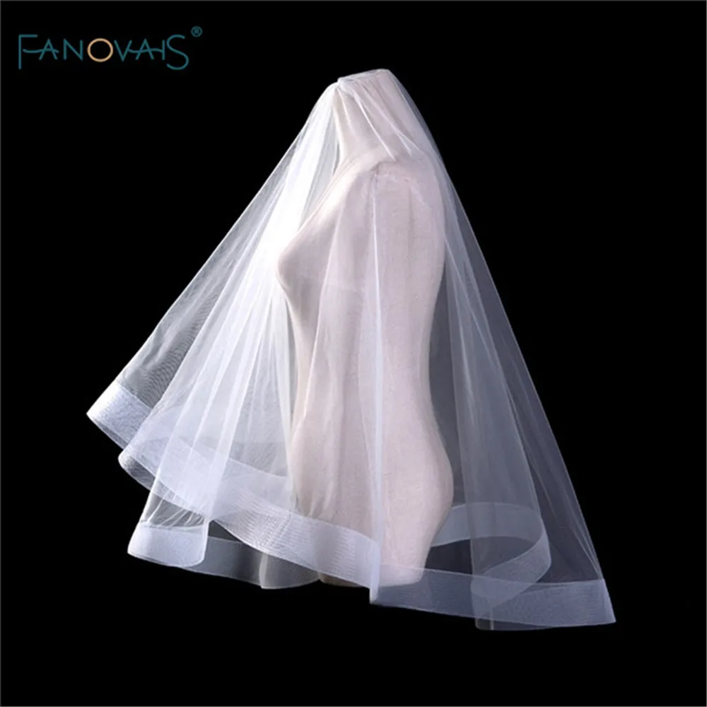 Charming White/Ivory 2 Layer Dream Tulle Wedding Veil with Comb Romantic Bridal Veil Wedding Accessories voile mariage V1
Charming White/Ivory 2 Layer Dream Tulle Wedding Veil with Comb Romantic Bridal Veil Wedding Accessories voile mariage V1