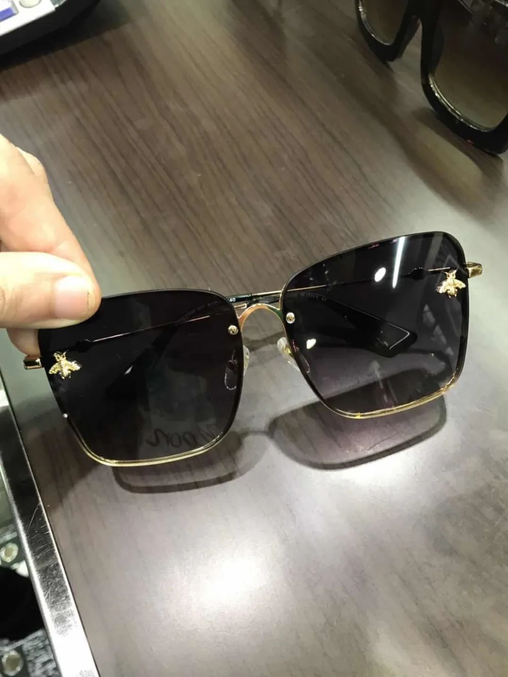 2018 luxury Runway sunglasses men brand designer sun glasses for Men Carter glasses Y0318
2018 luxury Runway sunglasses men brand designer sun glasses for Men Carter glasses Y0318