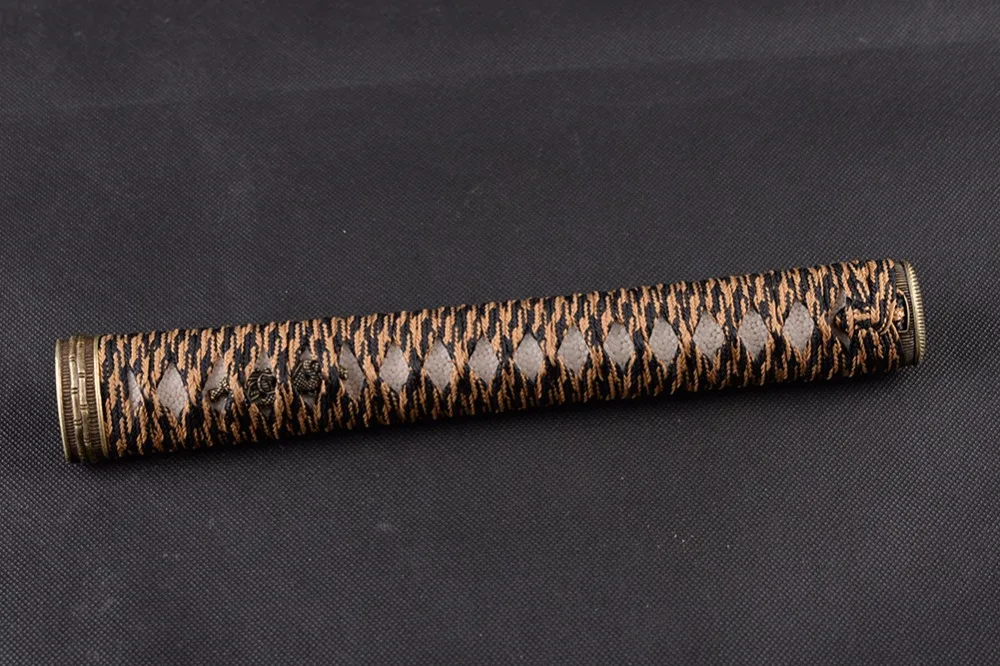 Excellent Special Handle Tsuka for Japanese Sword Katana with Two Colors Ito & Genuine White Rayskin & Alloy Fuchi Kashira HZ11
Excellent Special Handle Tsuka for Japanese Sword Katana with Two Colors Ito & Genuine White Rayskin & Alloy Fuchi Kashira HZ11