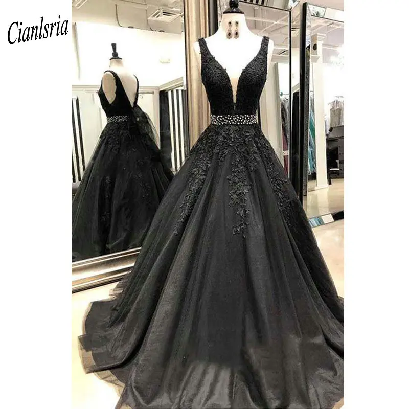 Black Long Prom Dresses with Beading V-Neck Ball Gown Tulle Appliques Lace Saudi Arabic Evening Dress Gown robe de soiree
Black Long Prom Dresses with Beading V-Neck Ball Gown Tulle Appliques Lace Saudi Arabic Evening Dress Gown robe de soiree